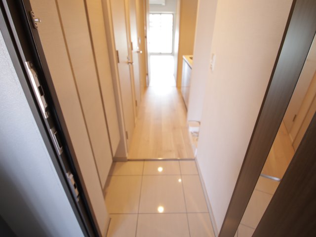 玄関　※別室の参考写真の為、現況優先です。