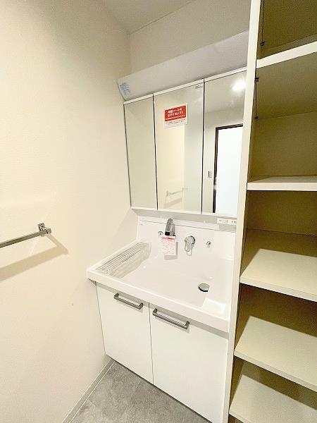 洗面設備　洗髪洗面化粧台