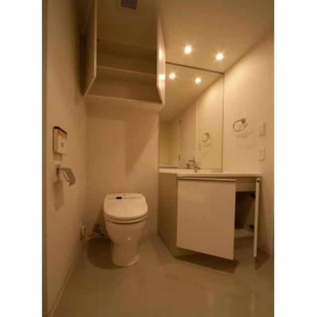 トイレ　※写真は同タイプ住戸です。