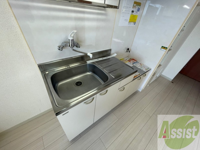 キッチン　キッチンです。一人暮らしなら十分な大きさですね。