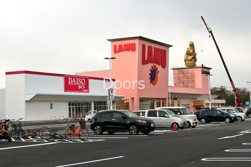 ショッピングセンター　ラ・ムータウン岡山中央店（ショッピングセンター）まで1685m