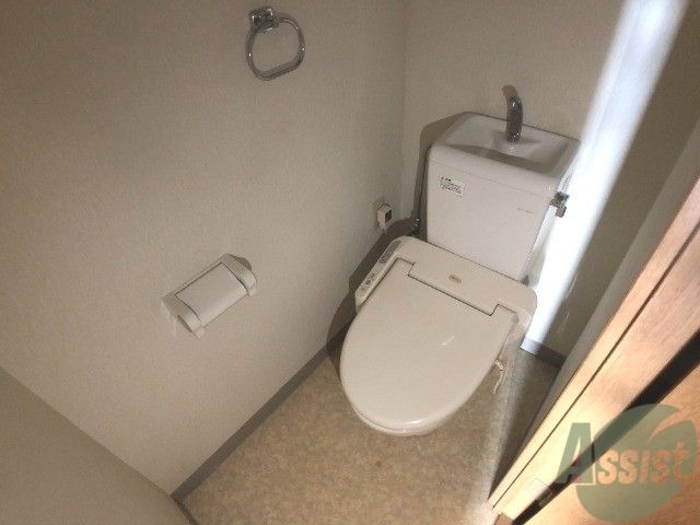 トイレ　トイレはシャワータイプ。人類最大の発明だと思います。
