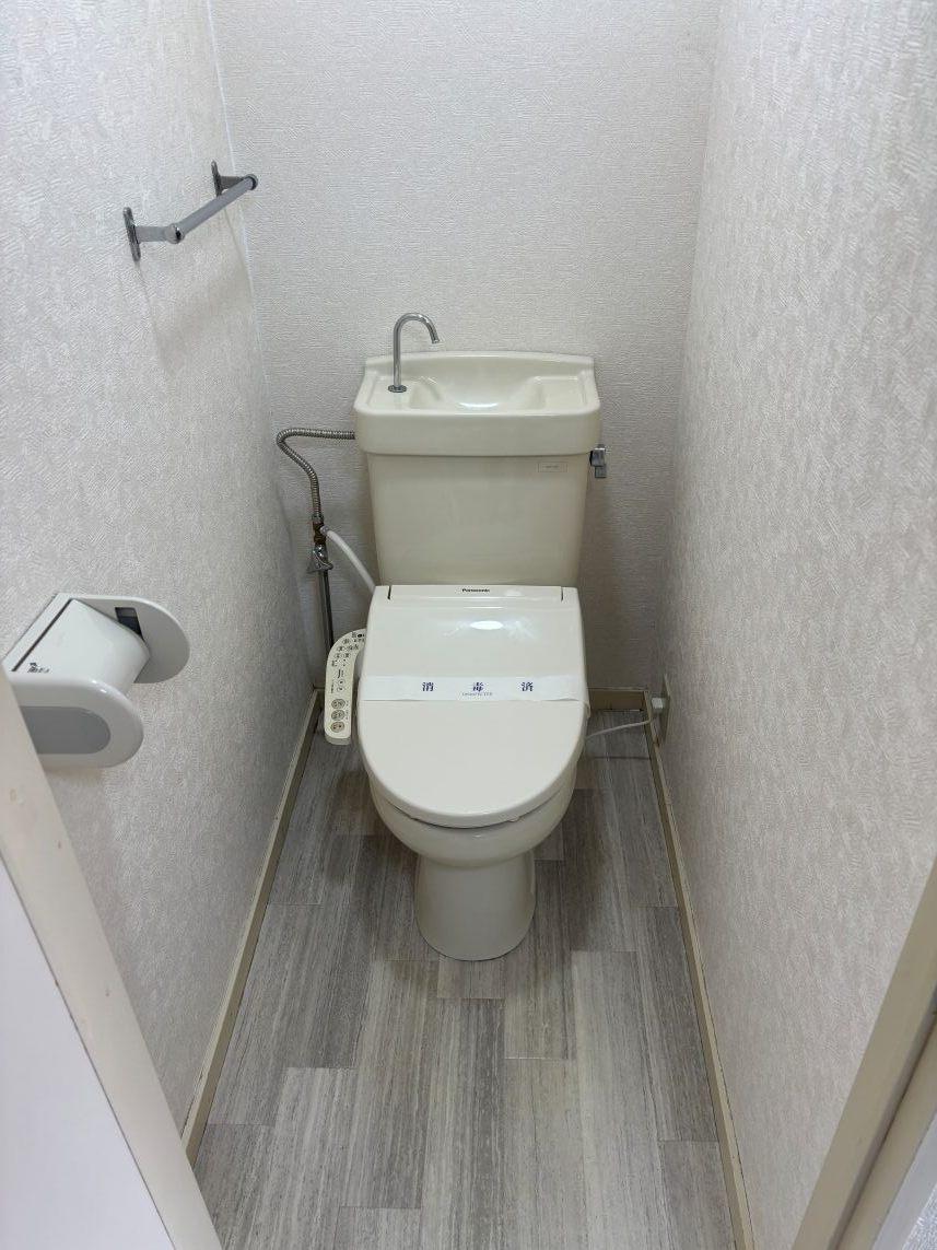 トイレ　ウォシュレット付き暖房便座