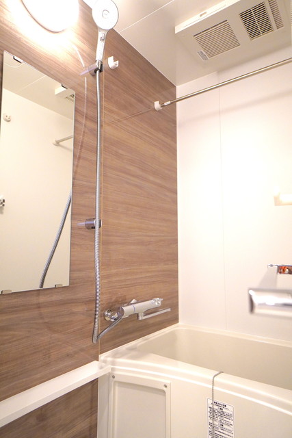 バス・シャワールーム　※写真は同タイプ住戸です。