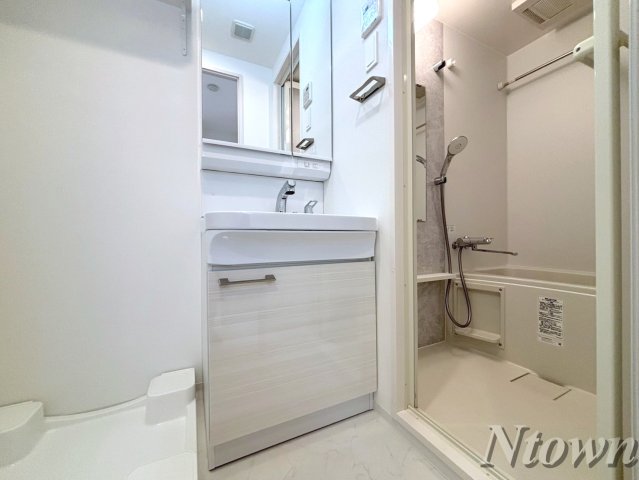 洗面設備　脱衣スペースもあります