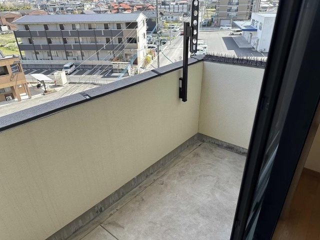 バルコニー　洗濯物も干すことができるバルコニーです。