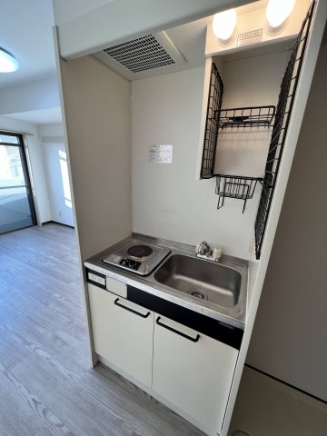 キッチン　コンパクトなキッチンで掃除もラクラク