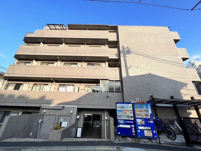 建物外観　落ち着いた雰囲気の外観です