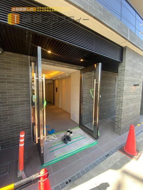 エントランス　先行申込み受付中。