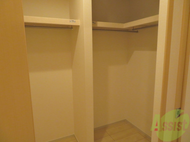 収納　こちらはウォークインクローゼットの中になりますよー。