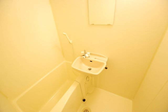 バス・シャワールーム　ゆったり過ごせるお風呂です