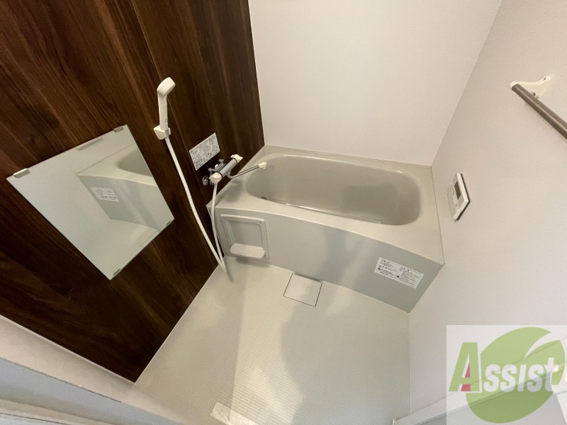 バス・シャワールーム　お風呂になります。一日の疲れを癒してくださいね。