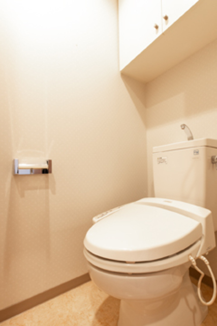 トイレ　※写真は同タイプ住戸です。