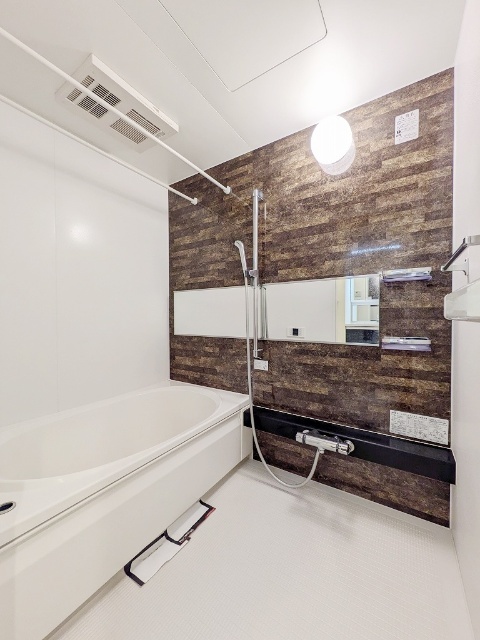 バス・シャワールーム　追い焚き・浴室乾燥機付き※類似室内