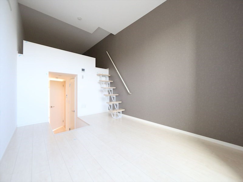 居室・リビング　洋室6.2帖　ロフト6.6帖（収納にも寝室にも使えます）