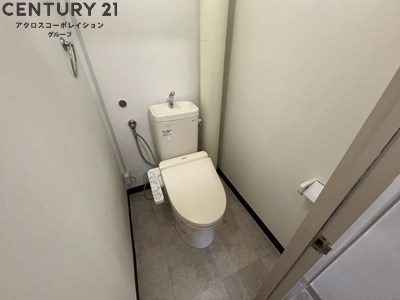 トイレ　温水洗浄便座付き！