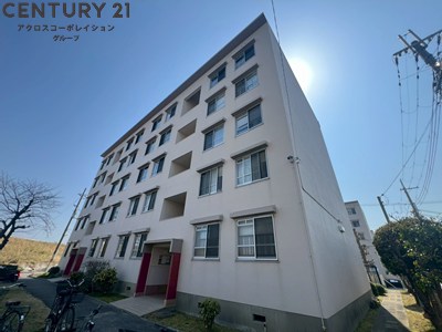 建物外観　敷地内駐輪場・駐車場あります！