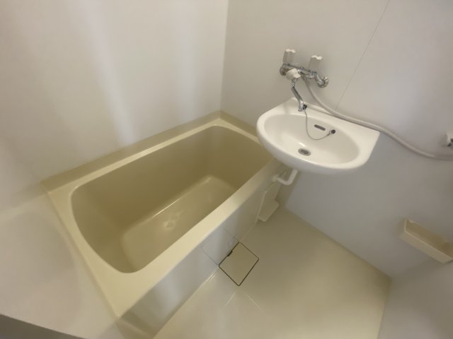 バス・シャワールーム　シンプルで機能的なユニットバスです！