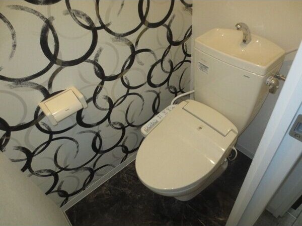 トイレ　嬉しいウォシュレット付きのトイレ！便座温かいですよ♪