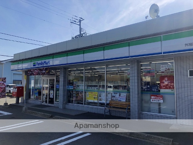 コンビニ　ファミリーマート（コンビニ）まで423m