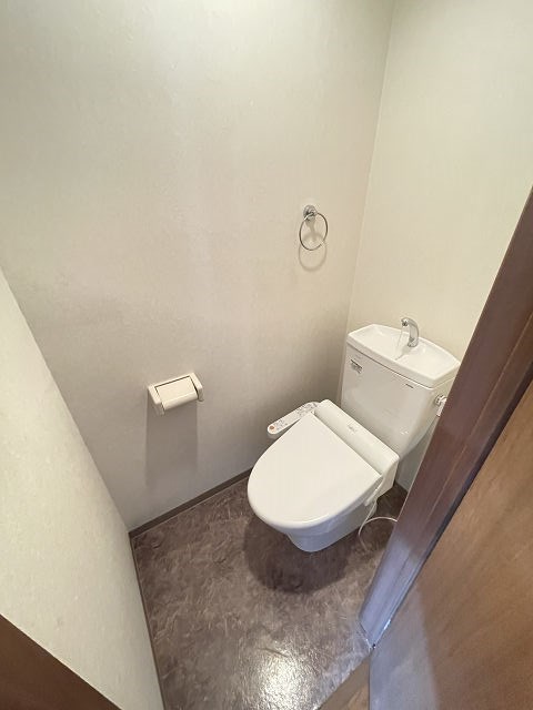 トイレ　落ち着いたトイレです