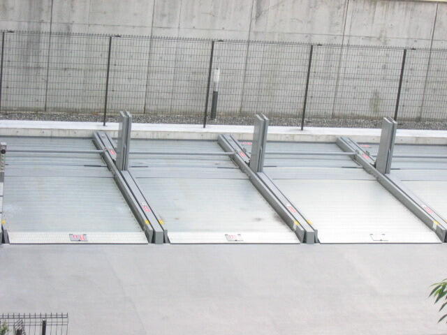 駐車場　2005年10月撮影