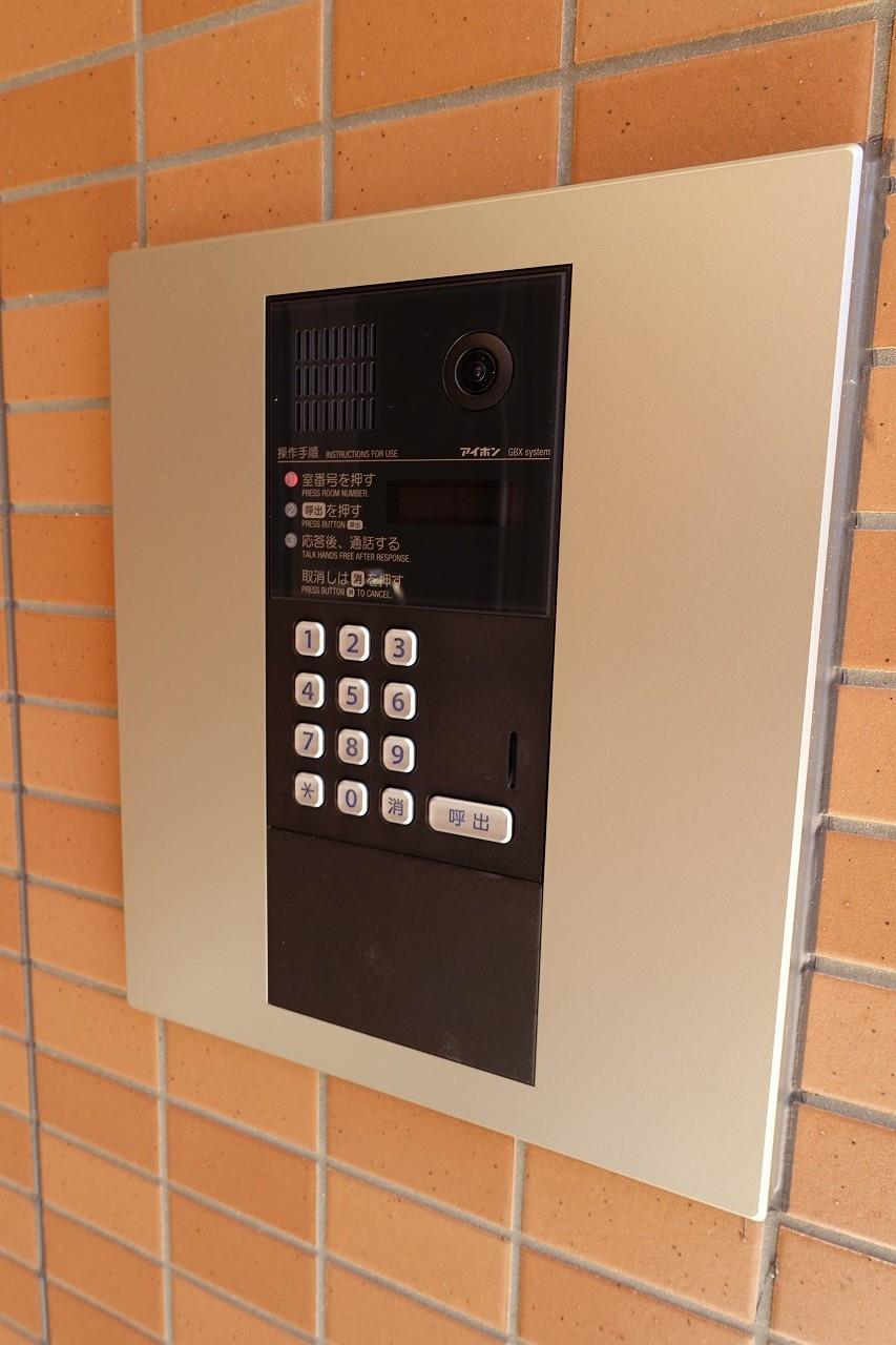 エントランス　安心のオートロック完備♪