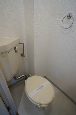 トイレ　別号室