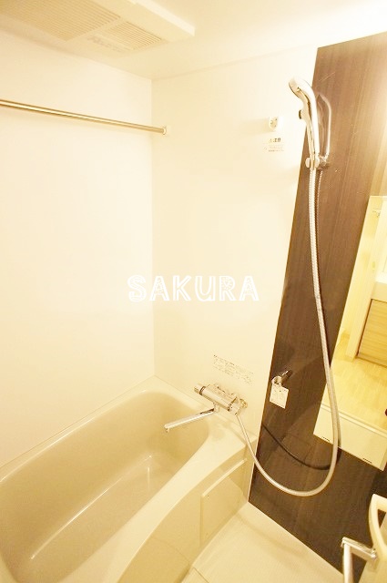 バス・シャワールーム　追い焚き・浴室乾燥機付き♪