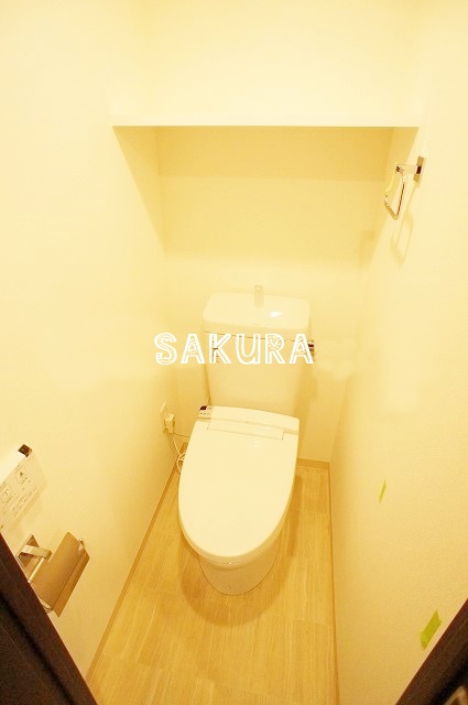 トイレ　嬉しいシャワー付きトイレ♪