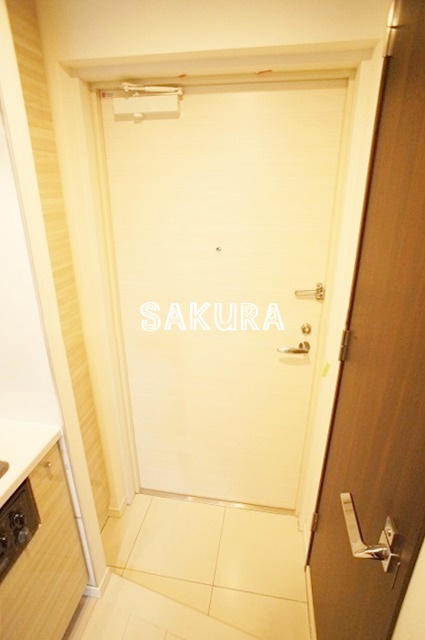 玄関　シューズボックス・人感センサー付き♪