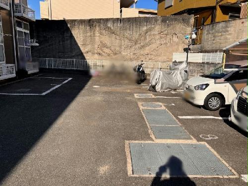 駐車場　駐車場は別料金となります。
