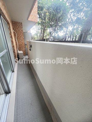 バルコニー　開放的で明るい空間を演出してくれるバルコニーです