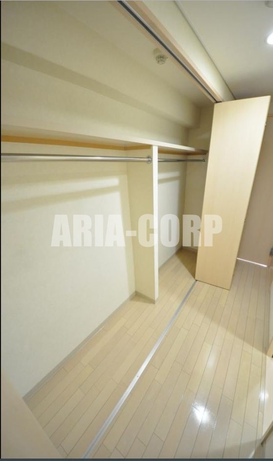 収納　横一面の大型クロ－ゼット♪