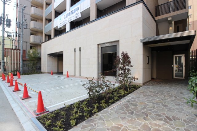 エントランス　ゆとりのあるエントランスです