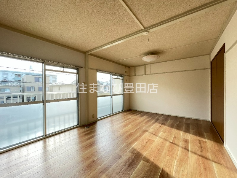 居室・リビング　同型別部屋写真