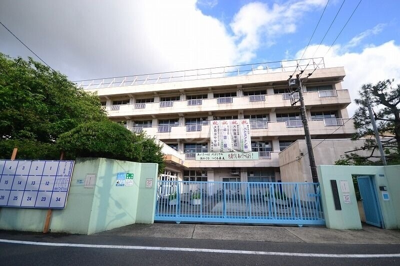 中学校　大森東中学校（中学校）まで595m