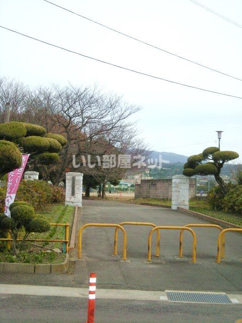 中学校　西大村中学校（中学校）まで676m