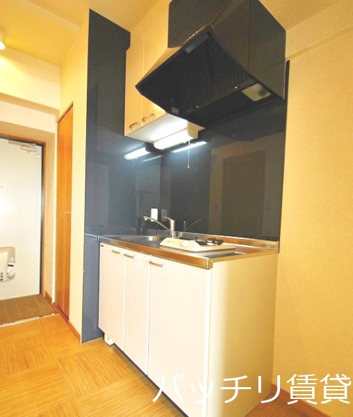 キッチン　別号室タイプの為、現状を優先致します。