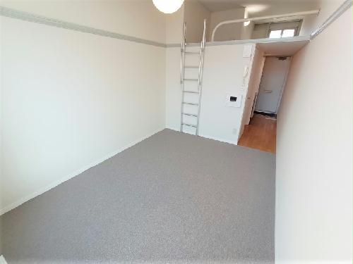 居室・リビング　家電家具無のお部屋です。