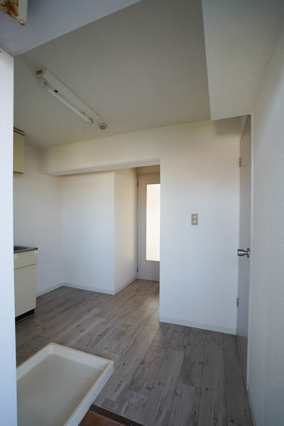 玄関　同じ建物の別の部屋