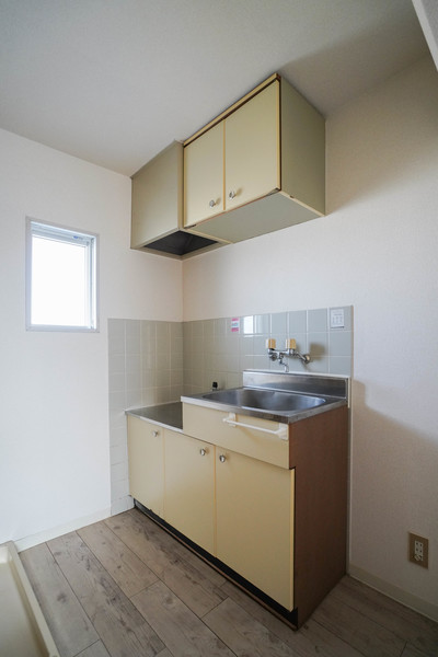 キッチン　同じ建物の別の部屋