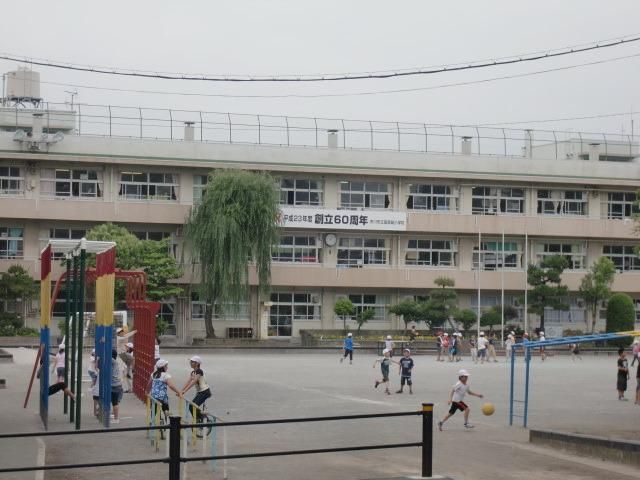 小学校　富貴島小学校（小学校）まで937m