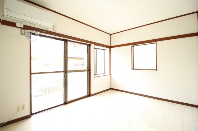 居室・リビング　別部屋の写真です。