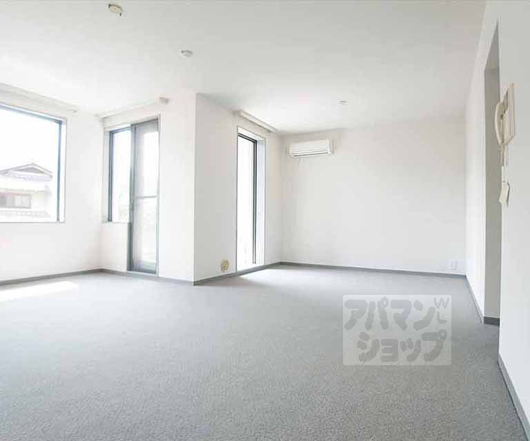玄関　靴箱があっても広々としている玄関です