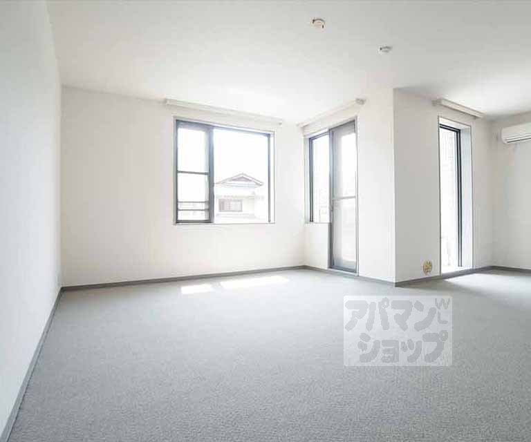 その他部屋・スペース　廊下もこの長さ。広さがうかがえますね