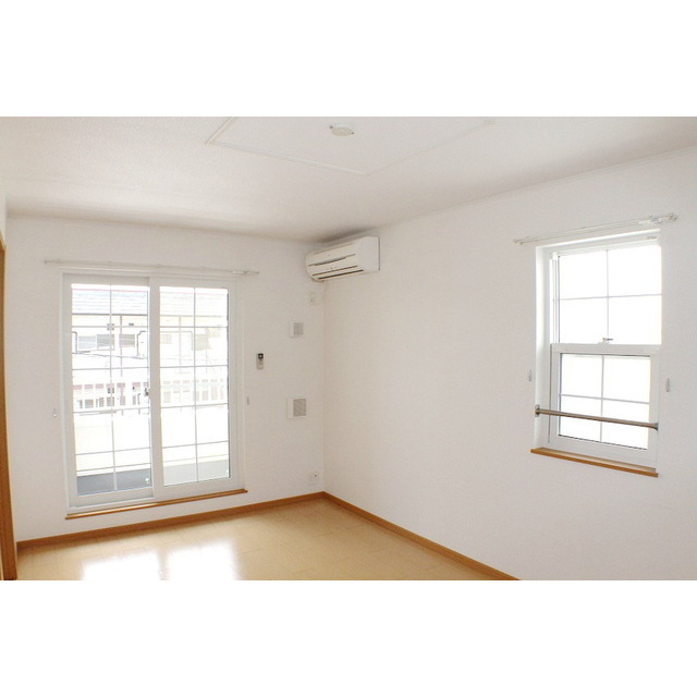居室・リビング　たっぷりの陽光に包まれる明るい住まい