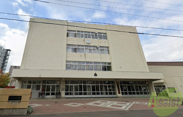 中学校　札幌市立日章中学校（中学校）まで454m