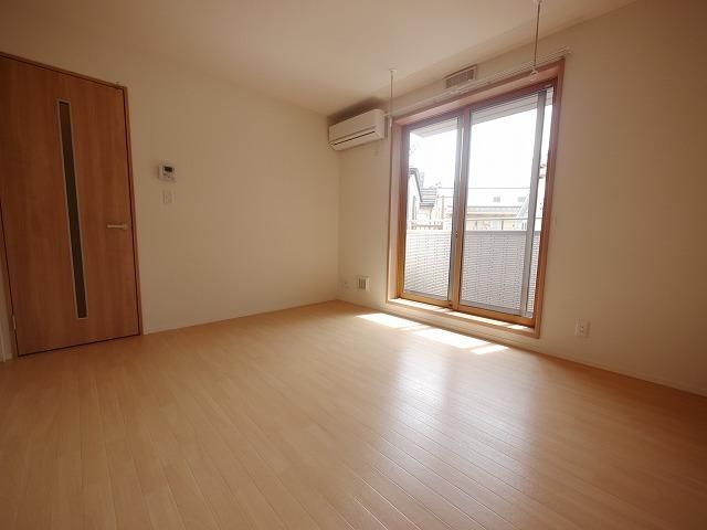 居室・リビング　★人気の角部屋です★