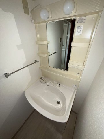 洗面設備　同物件別部屋写真